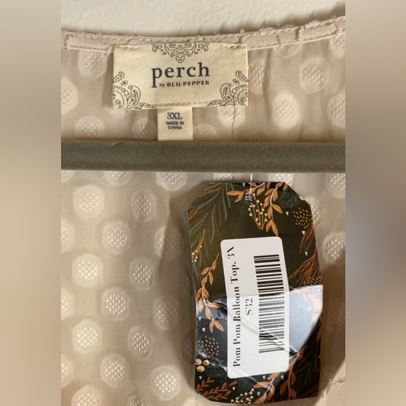 NWT Perch 3x Textured Ruffle Sleeve Polka Dot Top - Picture 2 of 6